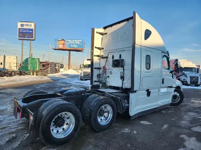 2023 FREIGHTLINER Cascadia 126