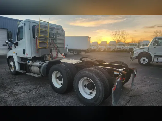 2018 FREIGHTLINER/MERCEDES CASCADIA 125