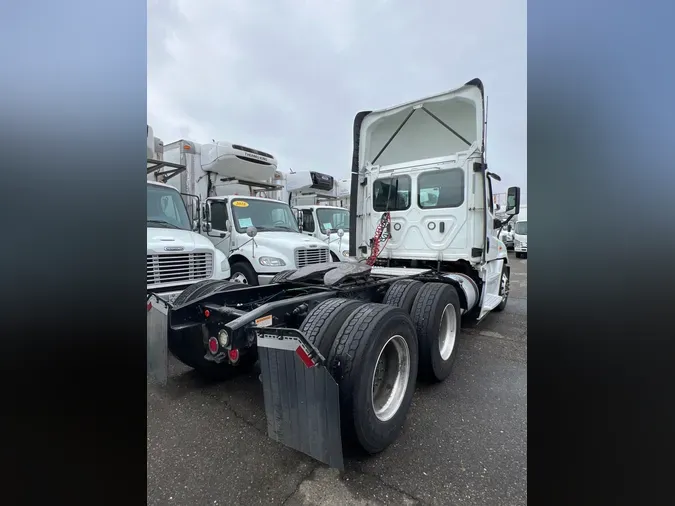 2018 FREIGHTLINER/MERCEDES CASCADIA 125