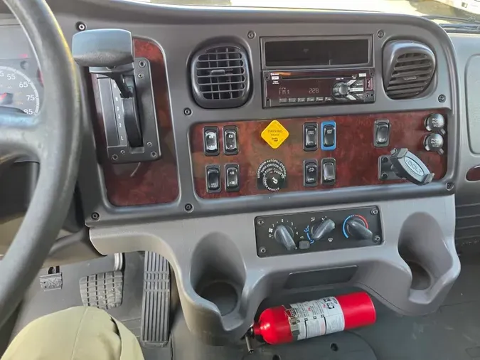 2018 FREIGHTLINER/MERCEDES M2 106