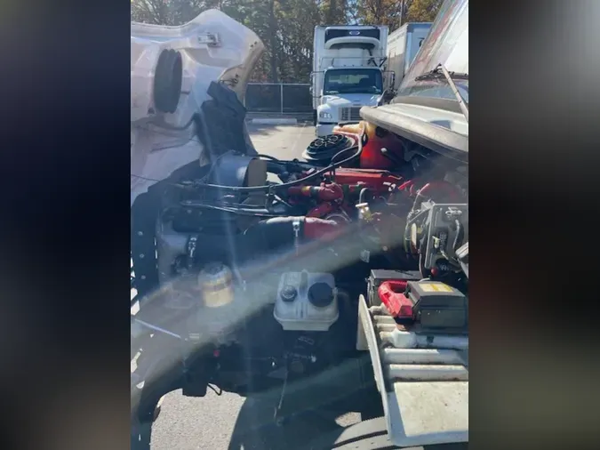 2017 FREIGHTLINER/MERCEDES M2 106