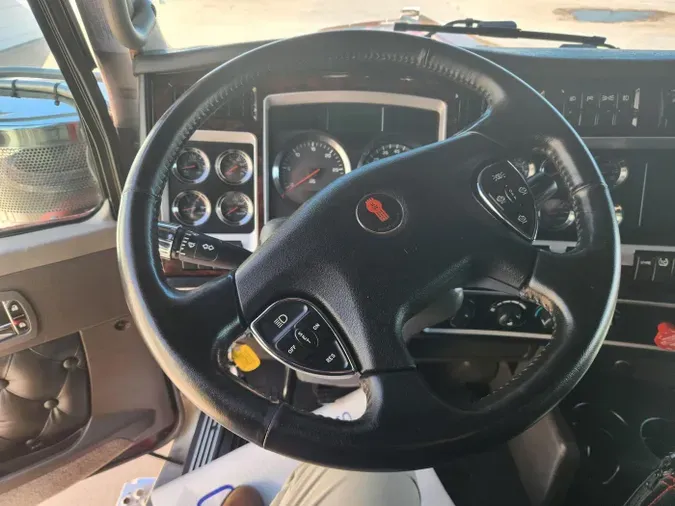 2021 Kenworth W900L