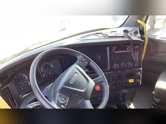 2025 Freightliner Cascadia 12661cc0a0ffaf265a67a1c76b67e4354ab