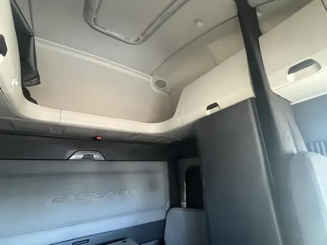 2019 Freightliner New Cascadia 126