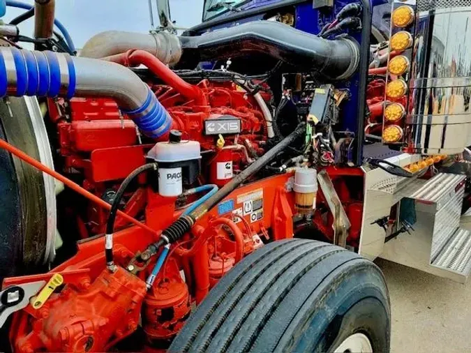 2022 Peterbilt 389