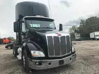 2017 PETERBILT 579