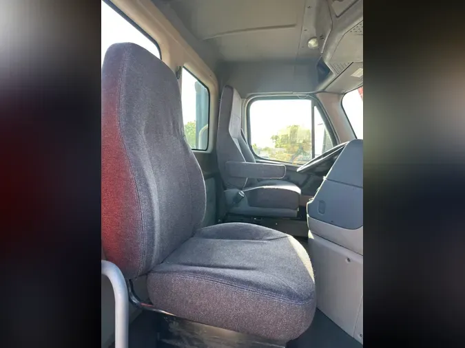 2017 FREIGHTLINER CASCADIA 113