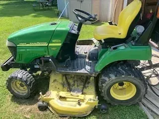 2009 John Deere 2305