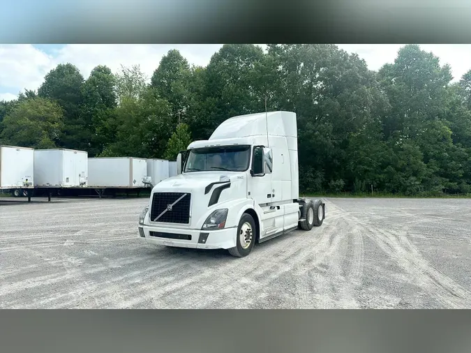 2016 Volvo VNL 740