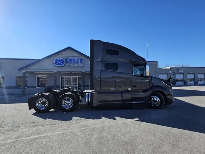 2024 VOLVO VNL64T760