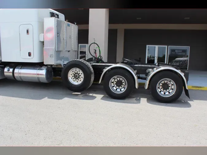 2017 Peterbilt 579