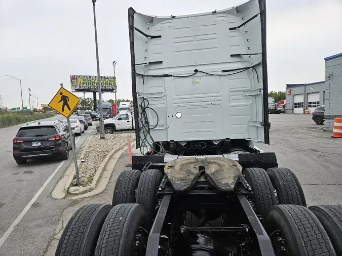 2024 VOLVO VNL64T760