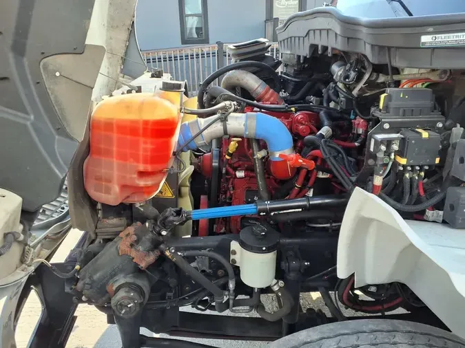 2020 NAVISTAR INTERNATIONAL MV607 (4X2)