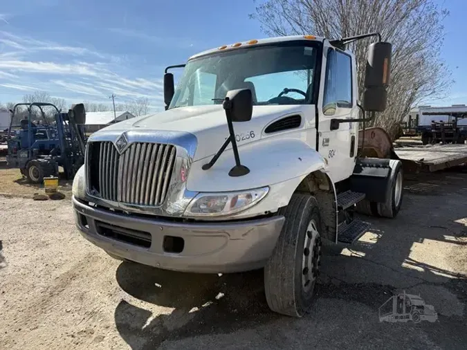 2003 INTERNATIONAL DURASTAR 4300