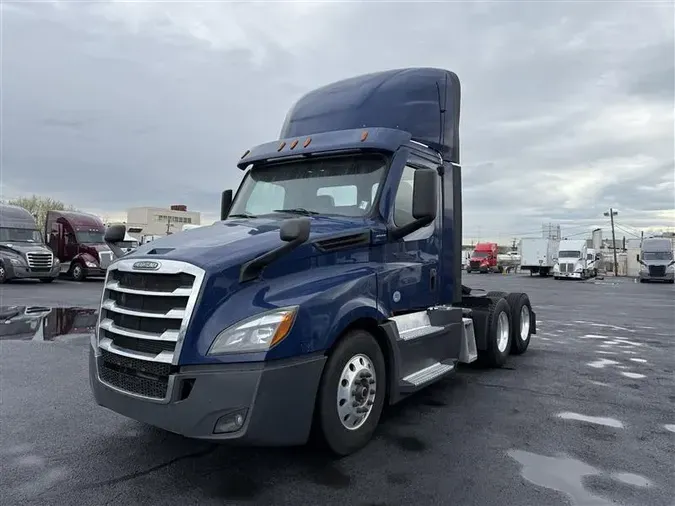 2020 FREIGHTLINER CA126
