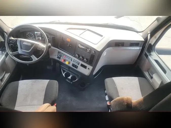 2020 FREIGHTLINER CA126