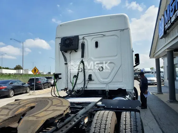 2022 FREIGHTLINER Cascadia 126