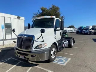 2019 NAVISTAR INTERNATIONAL RH613 DAYCAB S/A