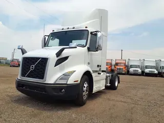 2019 VOLVO VNR42T 300