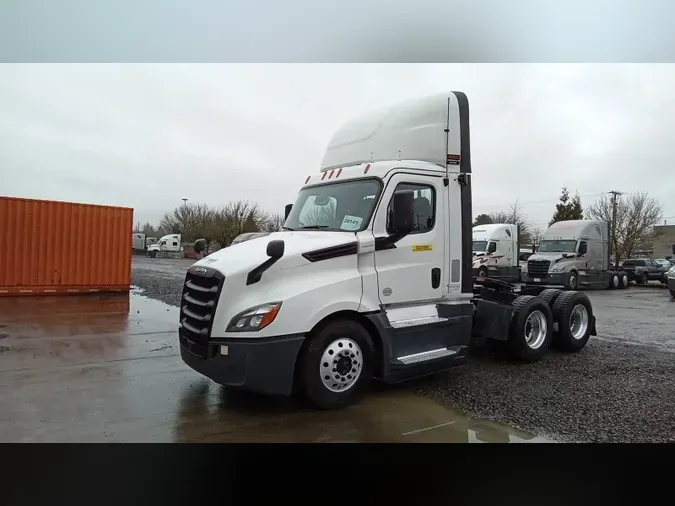 2020 Freightliner Cascadia 126