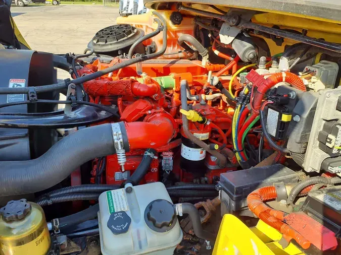 2016 FREIGHTLINER/MERCEDES M2 106