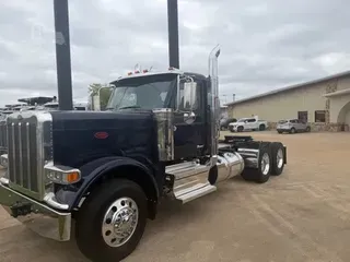 2027 PETERBILT 589