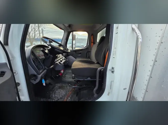 2021 FREIGHTLINER/MERCEDES M2 106