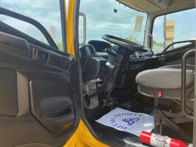 2020 Hino 268A