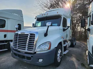 2017 FREIGHTLINER/MERCEDES CASCADIA 125