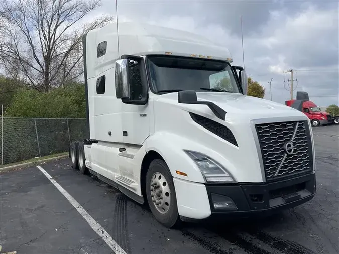 2021 VOLVO VNL64T760