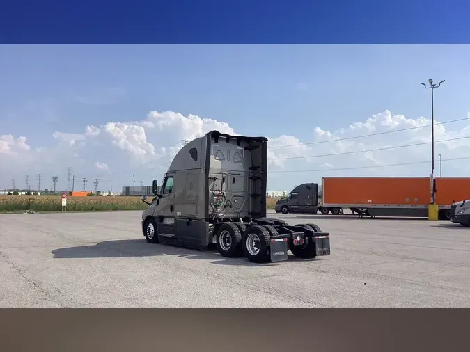 2025 Freightliner Cascadia 126