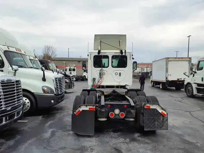 2018 FREIGHTLINER/MERCEDES CASCADIA 12561f3e429a24532ff12011c40cd27a49e