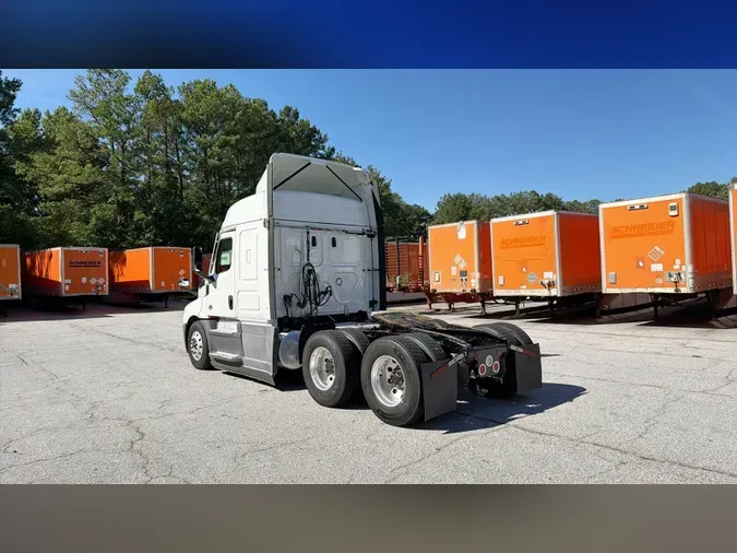 2022 Freightliner Cascadia 12661f5df4450f30e2793de63e6fb076ef0