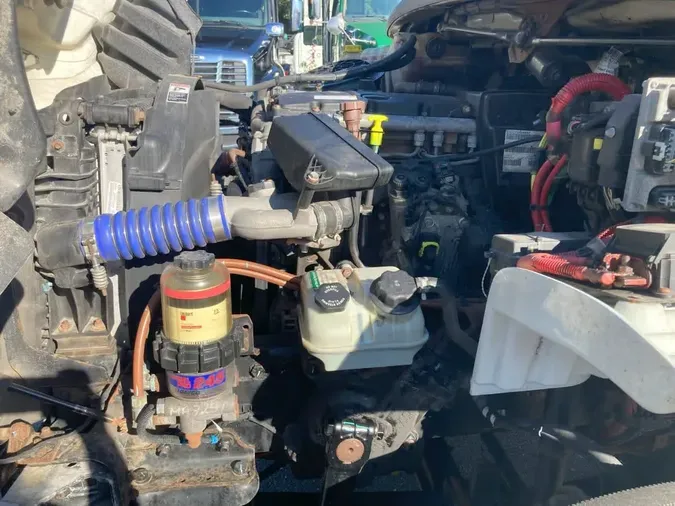 2020 FREIGHTLINER M2 106