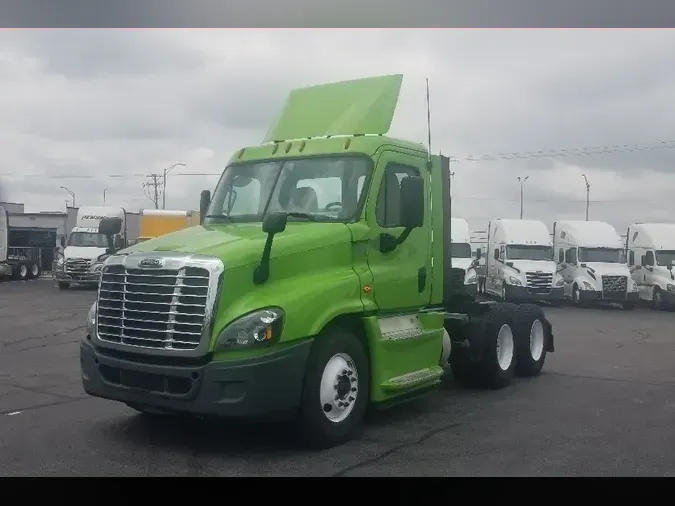 2017 Freightliner X12564ST