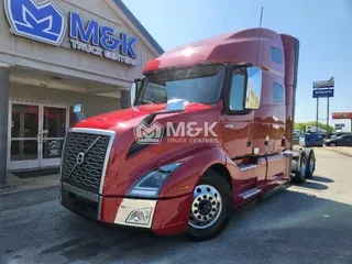 2020 VOLVO VNL64T760