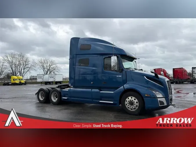 2023 VOLVO VNL760