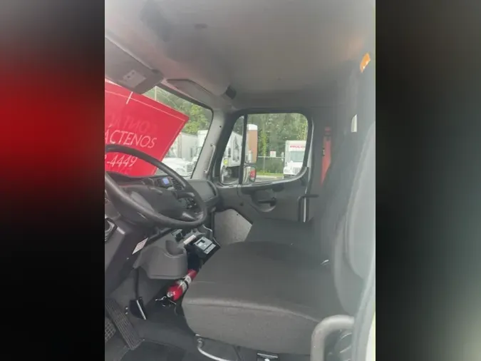 2019 FREIGHTLINER M2 106