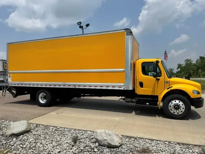 2019 Freightliner Business Class M2 106