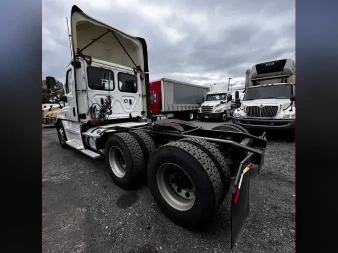 2019 FREIGHTLINER CASCADIA 125