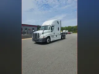 2017 Freightliner CASCADIA 125