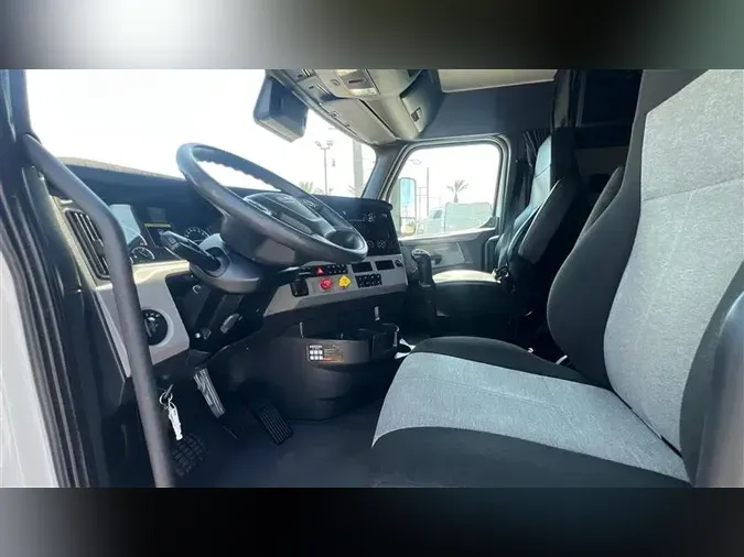 2021 FREIGHTLINER CA126