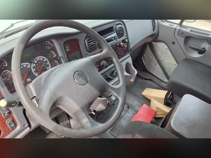 2019 FREIGHTLINER/MERCEDES M2 106