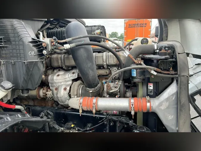 2020 Freightliner Cascadia 126