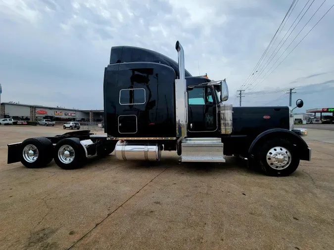 2022 Peterbilt 389