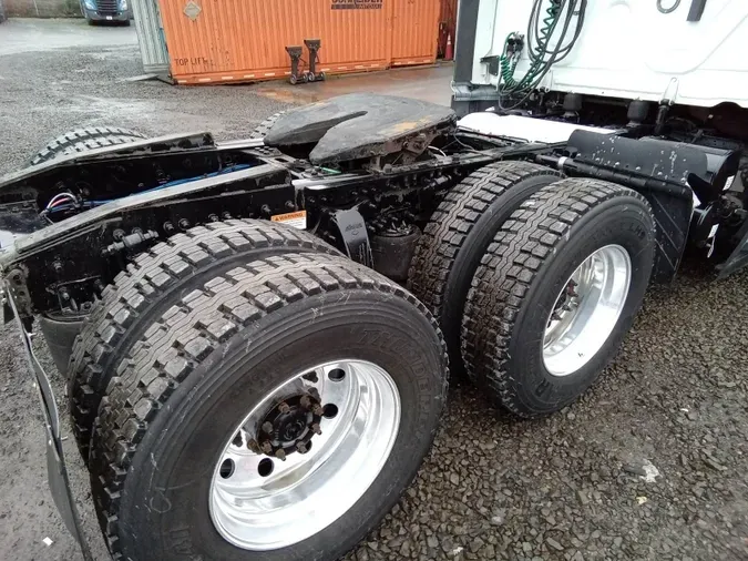 2019 Freightliner Cascadia 126