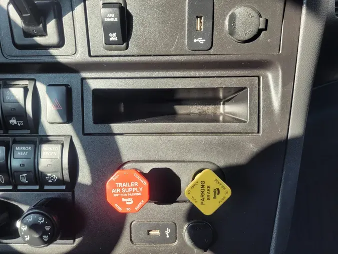 2023 International LT625