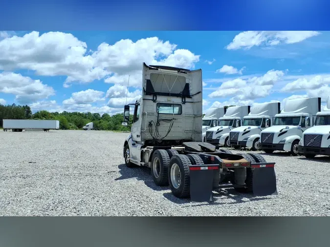 2020 Volvo VNL300