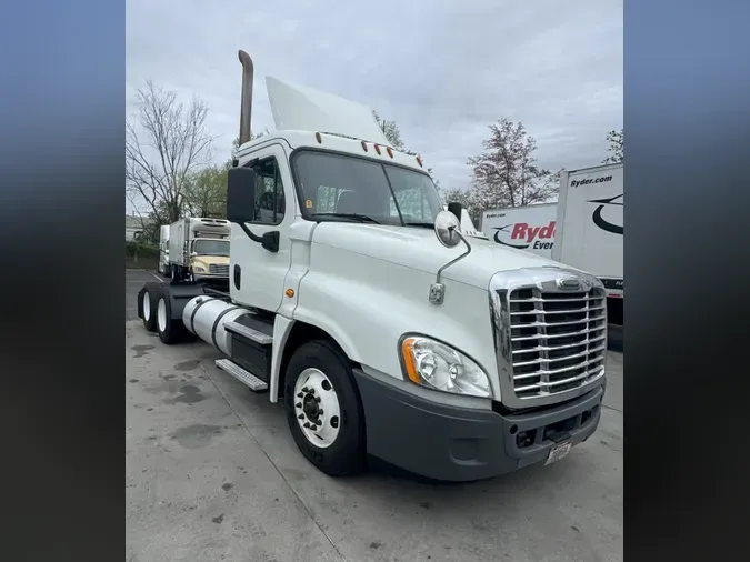 2018 FREIGHTLINER/MERCEDES CASCADIA 125