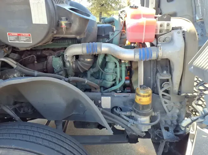 2019 VOLVO VNL64T-300621a4751013bb6c78e81ca96699f9b4c